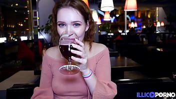 Play 18 year old slut Sheily enjoys her first anal