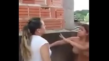 Play Spanking the bitch putinha apanhando