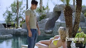 Play Seducing My Smoking Hot Stepson