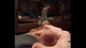 Play Quick spank makes me cum hard