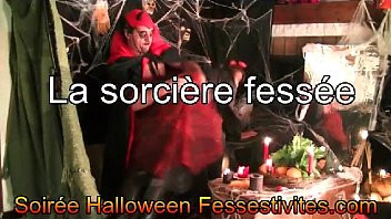 Play La sorcière fessée CLIP