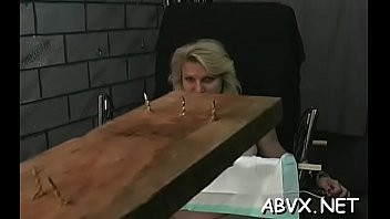 Play Passionate woman Candy is using a dildo at the same time