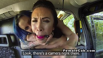 Play Lesbian cab driver spanking and licking