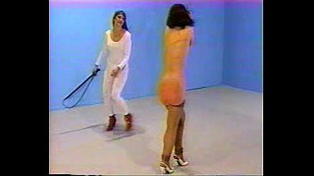 Play BDSM Spanking Julia 2bella frusta