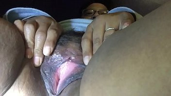 play My girlfriends squirting pussy slapping and spanking her lips till she comes har
