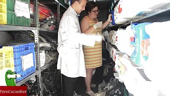 Play Replenishing the supplies of the workshop, he leaves with a fat woman blowjob