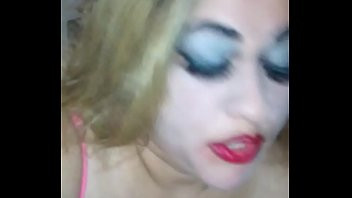 Play Spanking red lips
