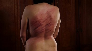 Play Chubby slut back whipped