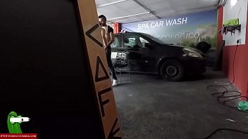 Play Oral sex in the car wash of the shopping center CRI027